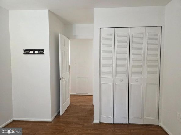 3376 Woodburn Road 32, Annandale VA 22003