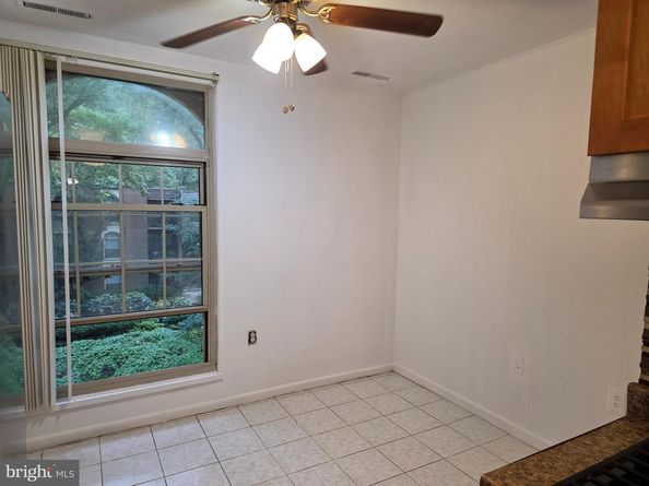 3376 Woodburn Road 32, Annandale VA 22003