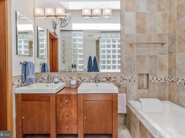 4520 39TH Street N, Arlington VA 22207
