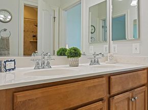 8424 Falcone Pointe Way, Vienna VA 22182