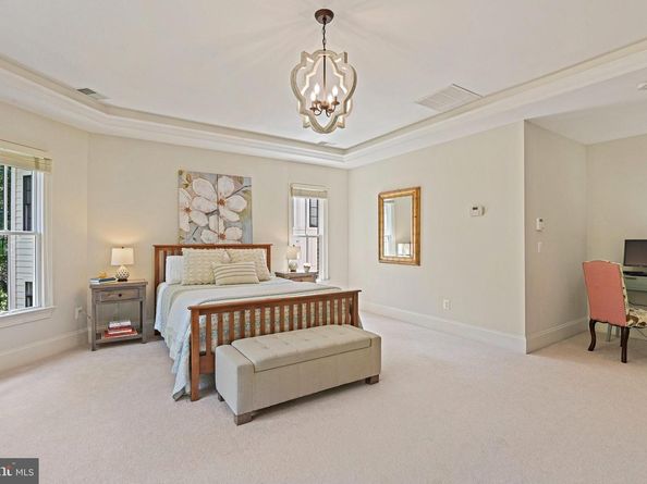 8424 Falcone Pointe Way, Vienna VA 22182