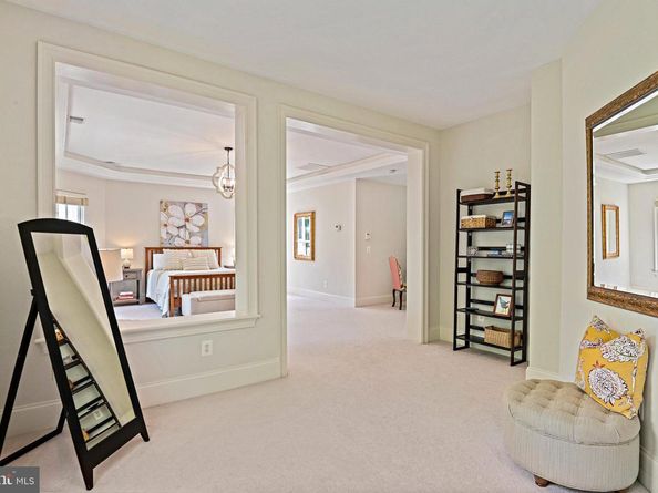 8424 Falcone Pointe Way, Vienna VA 22182