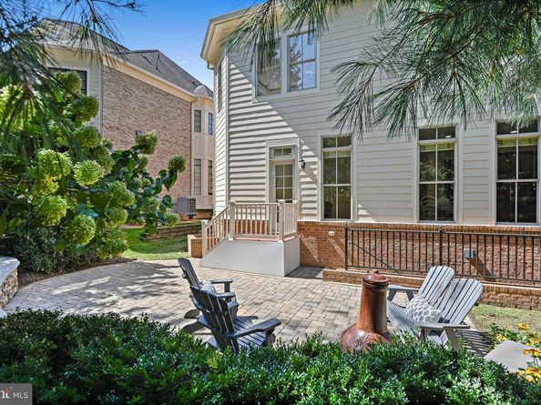 8424 Falcone Pointe Way, Vienna VA 22182