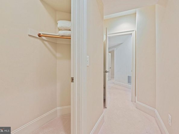 8424 Falcone Pointe Way, Vienna VA 22182