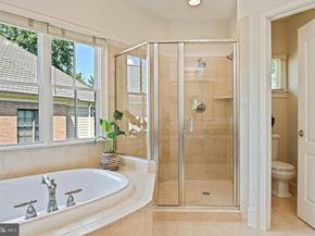 8424 Falcone Pointe Way, Vienna VA 22182