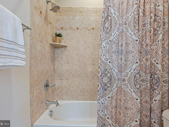 8424 Falcone Pointe Way, Vienna VA 22182