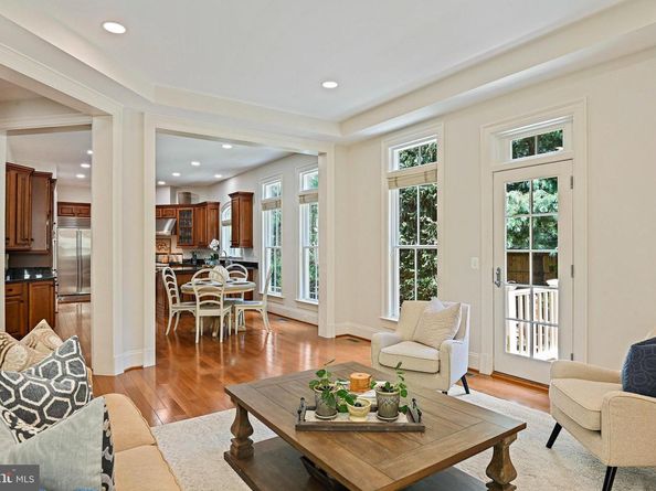 8424 Falcone Pointe Way, Vienna VA 22182