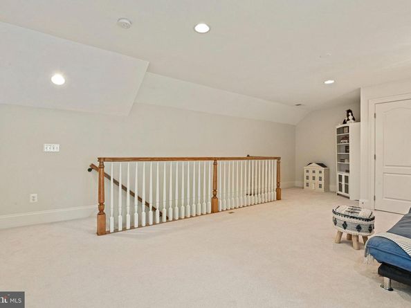 8424 Falcone Pointe Way, Vienna VA 22182