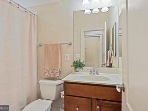 8424 Falcone Pointe Way, Vienna VA 22182