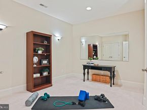 8424 Falcone Pointe Way, Vienna VA 22182