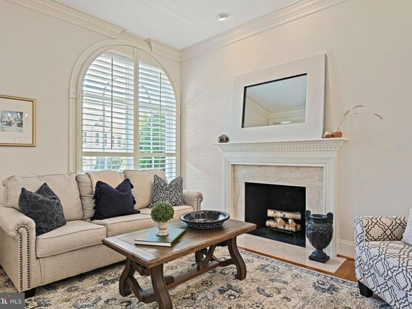 8424 Falcone Pointe Way, Vienna VA 22182