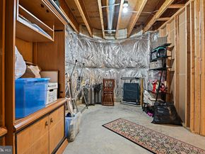 8424 Falcone Pointe Way, Vienna VA 22182