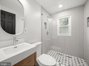 630 N Edison Street, Arlington VA 22203