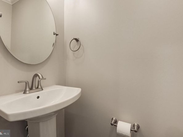543 23rd Place NE, Washington DC 20002