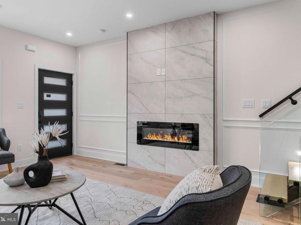 310 W Porter Street, Philadelphia PA 19148