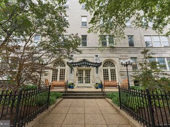 1725 17TH Street NW