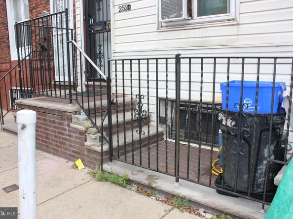 2520 S Fairhill Street, Philadelphia PA 19148