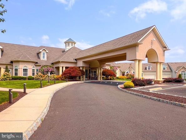 141 Shady Brook Drive 107, Langhorne PA 19047
