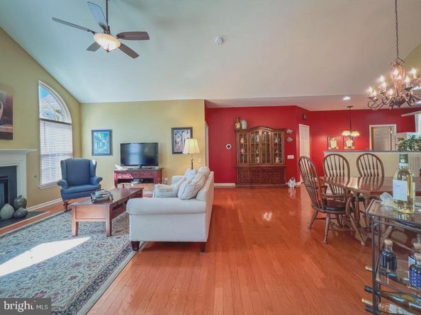 141 Shady Brook Drive 107, Langhorne PA 19047