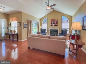 141 Shady Brook Drive 107, Langhorne PA 19047