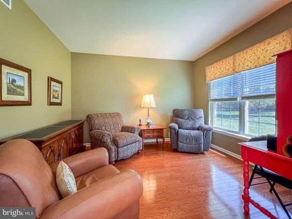 141 Shady Brook Drive 107, Langhorne PA 19047