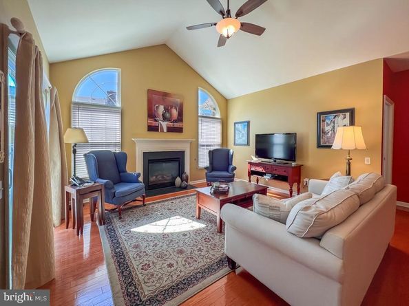 141 Shady Brook Drive 107, Langhorne PA 19047