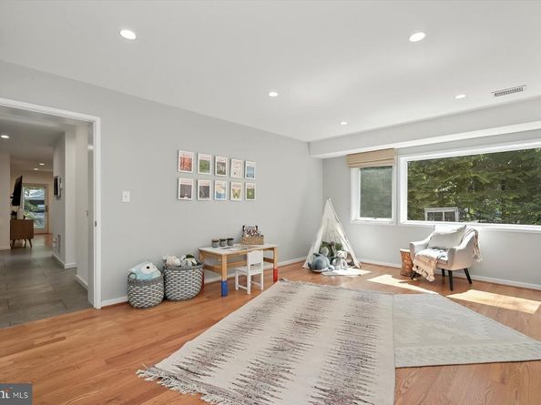 8216 Fenway Road, Bethesda MD 20817