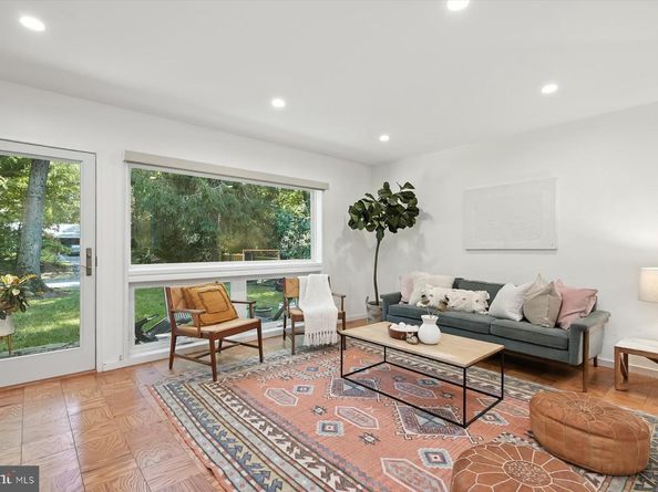 8216 Fenway Road, Bethesda MD 20817