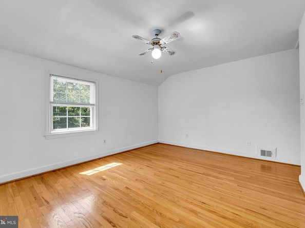 5943 2nd Street S, Arlington VA 22204