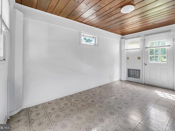 5943 2nd Street S, Arlington VA 22204
