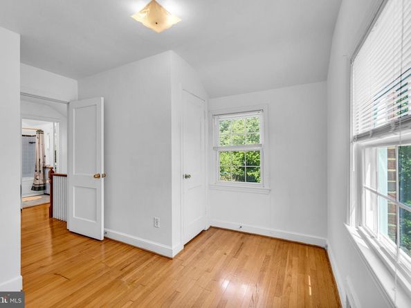 5943 2nd Street S, Arlington VA 22204