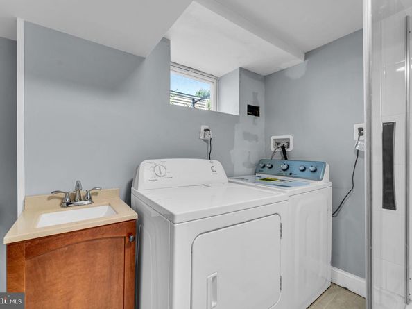 5943 2nd Street S, Arlington VA 22204
