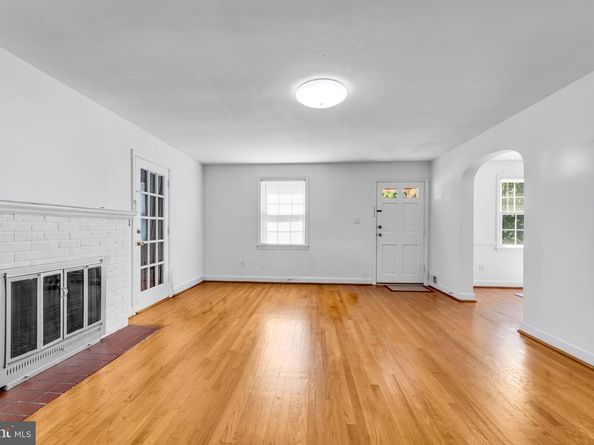 5943 2nd Street S, Arlington VA 22204