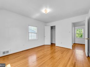 5943 2nd Street S, Arlington VA 22204