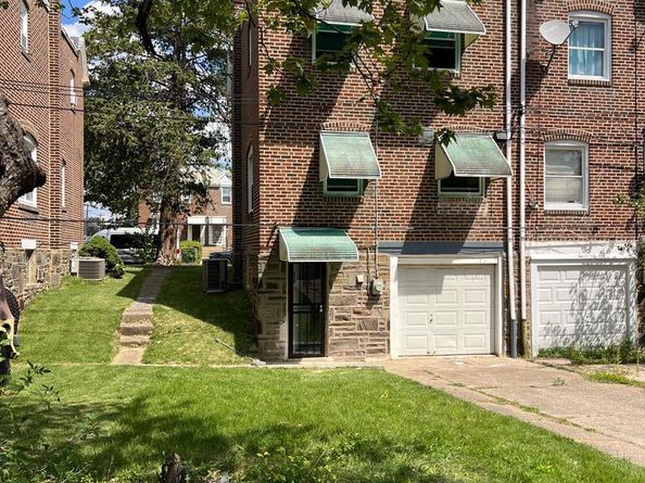 1104 Fanshawe Street, Philadelphia PA 19111
