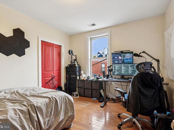 1900 W Diamond Street, Philadelphia PA 19121