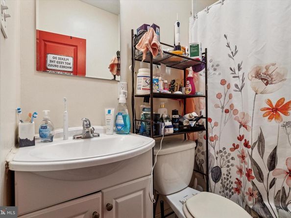 1900 W Diamond Street, Philadelphia PA 19121