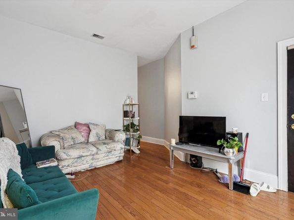 1900 W Diamond Street, Philadelphia PA 19121