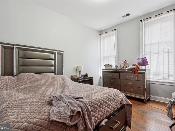 1900 W Diamond Street, Philadelphia PA 19121