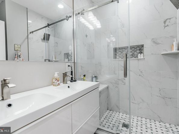 2504 S American Street, Philadelphia PA 19148