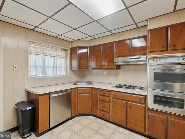 616 Jamestown Street, Philadelphia PA 19128