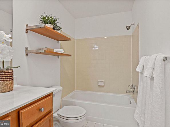 11710 Olde English Drive 11710B, Reston VA 20190