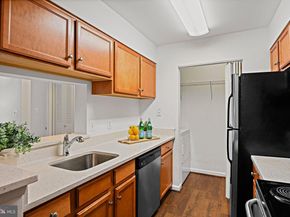 11710 Olde English Drive 11710B, Reston VA 20190