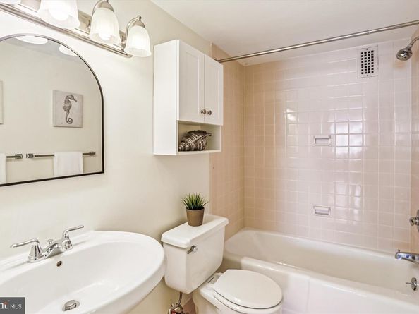 3001 Veazey Terrace NW 1508, Washington DC 20008