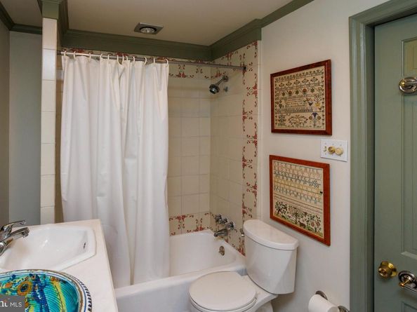 1230 Waverly Walk, Philadelphia PA 19147