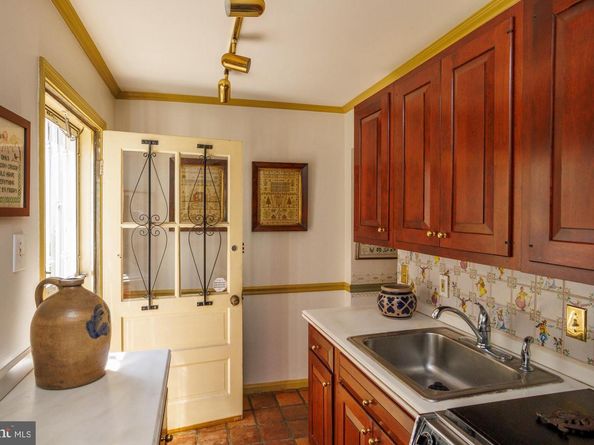 1230 Waverly Walk, Philadelphia PA 19147