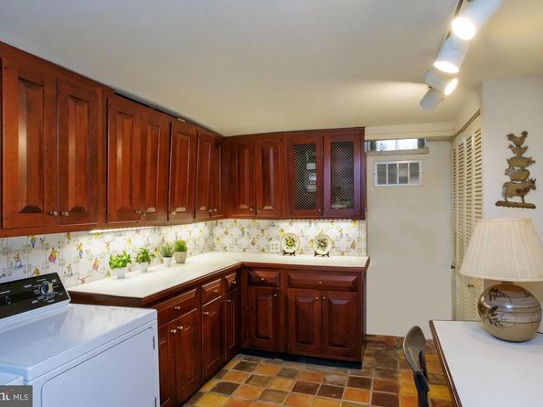 1230 Waverly Walk, Philadelphia PA 19147