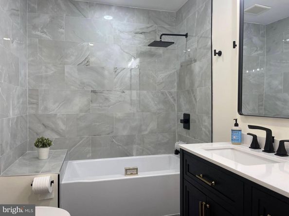 5236 Pooks Hill Road D23, Bethesda MD 20814