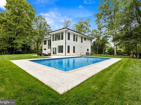 5005 Ravensworth Road, Annandale VA 22003