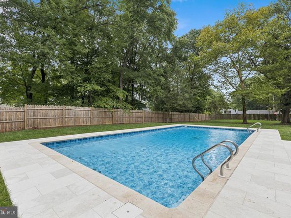 5005 Ravensworth Road, Annandale VA 22003